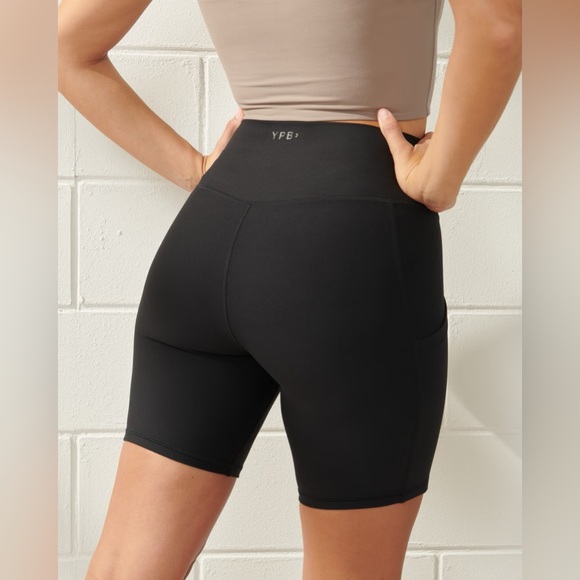 Abercrombie & Fitch Pants - Abercrombie YPB Pocket Bike Short